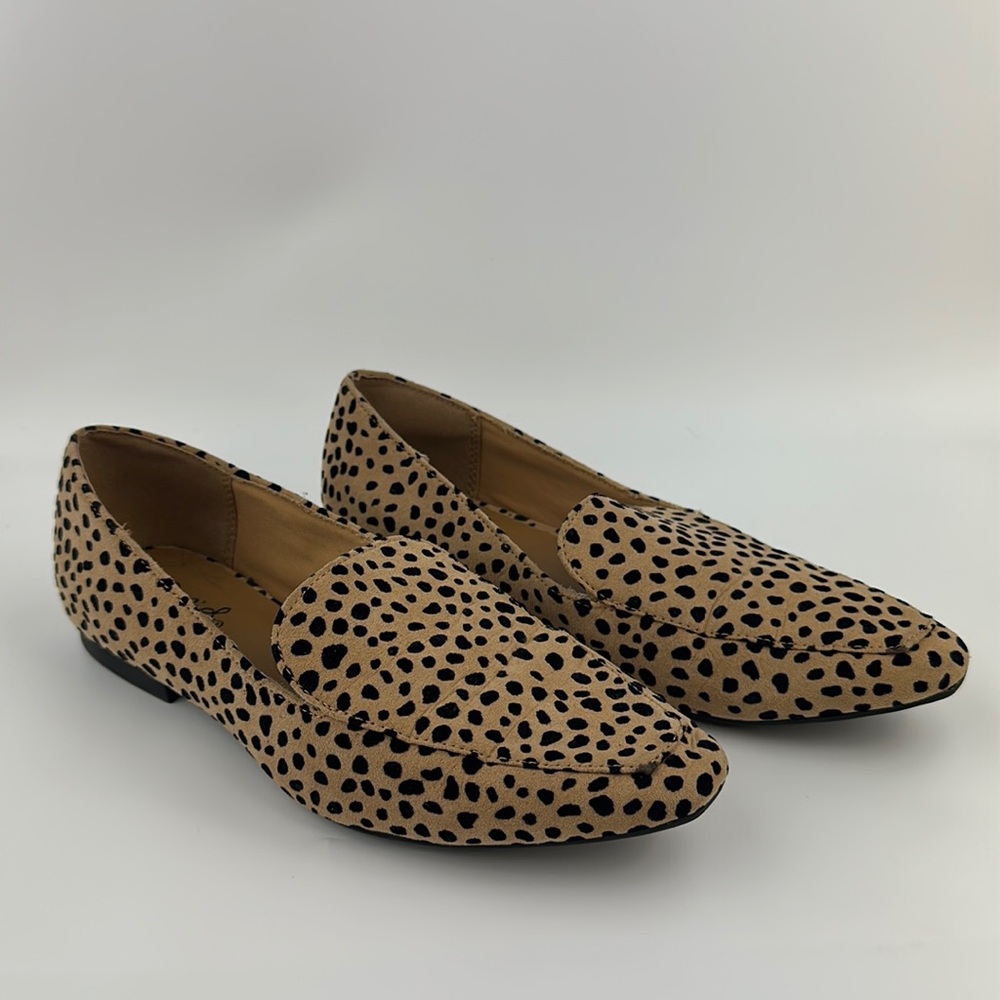 Qupid Leopard Cut-out Pointed Flat size 7